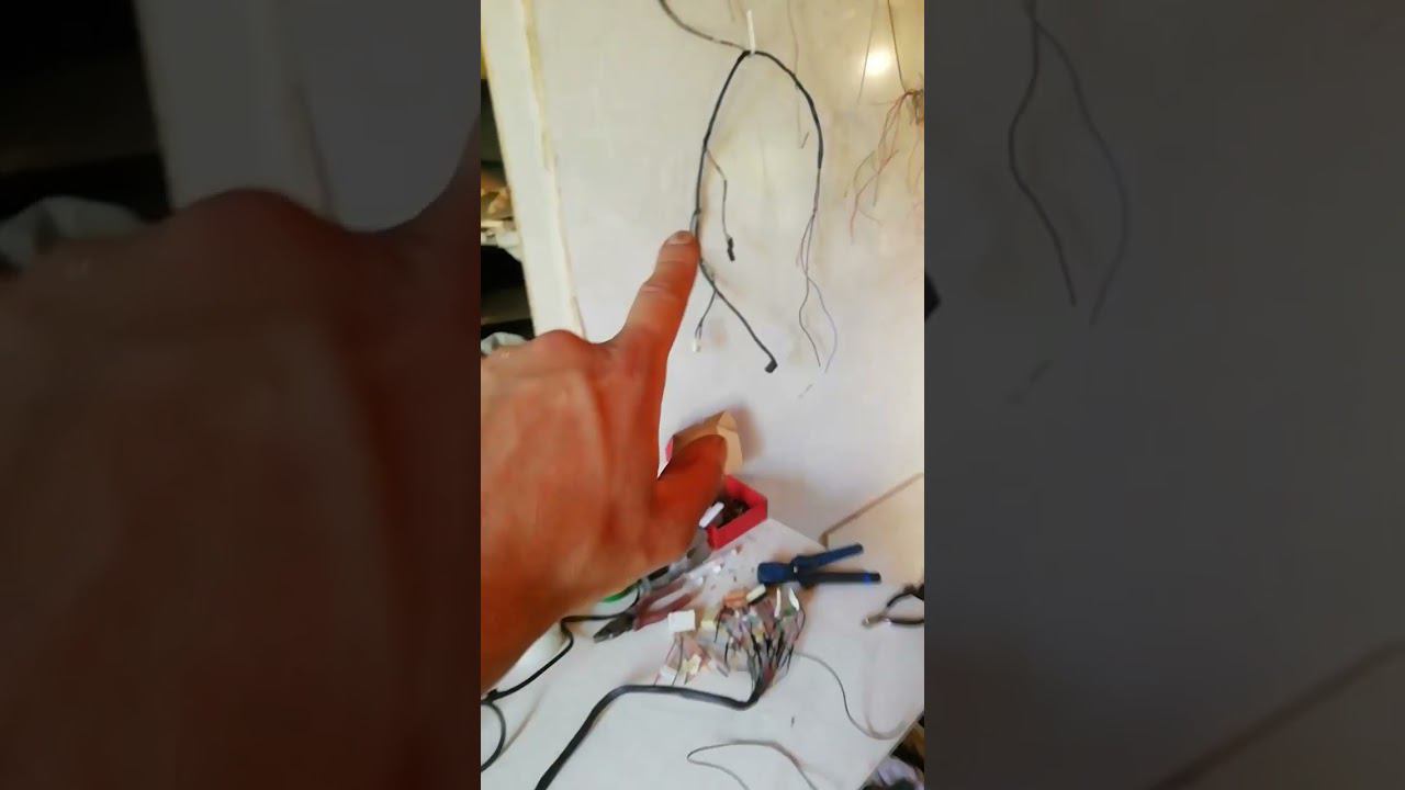 Закос под спортивную проводку, ведутся съёмки, ролик с салонной косой монтируется смотреть онлайн