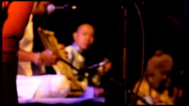 Mathias Duplessy et les Trois Violons d'Asie - LIVE - MUSICAVES 2011 смотреть онлайн