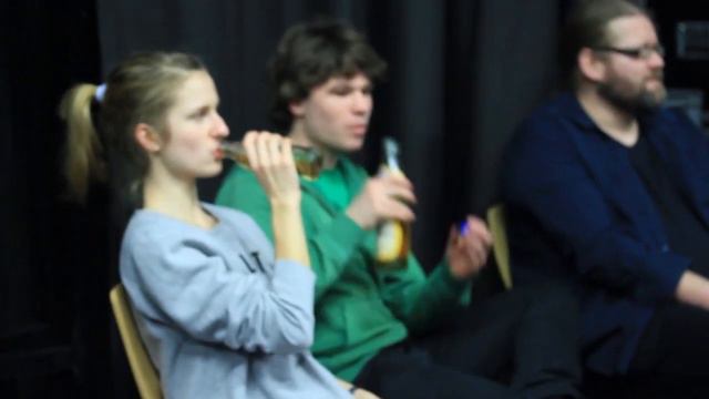 "Das geht raus an wirklich jeden!" - Wortgefecht! Der Original Nürnberger Poetry Slam (Reportage) смотреть онлайн