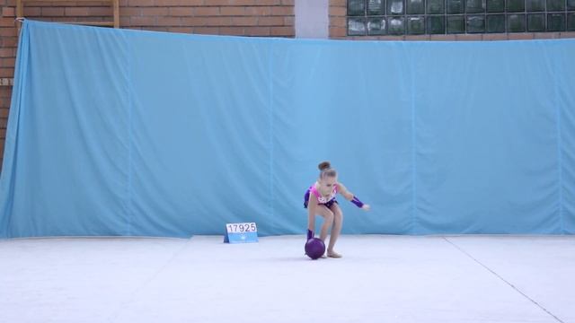 Эстетическая Гимнастика с предметом. Принцесса спорта - пр. Любимова 27а - 30.03 -19:00-17925 смотреть онлайн