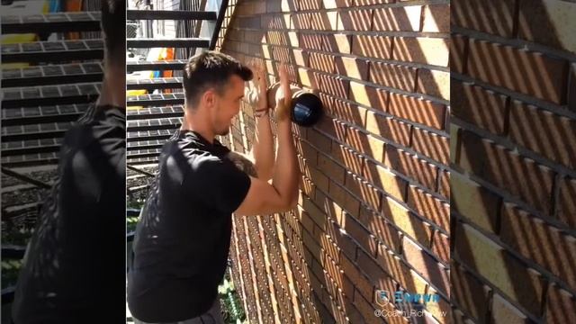 Forward Wallslide with roller смотреть онлайн