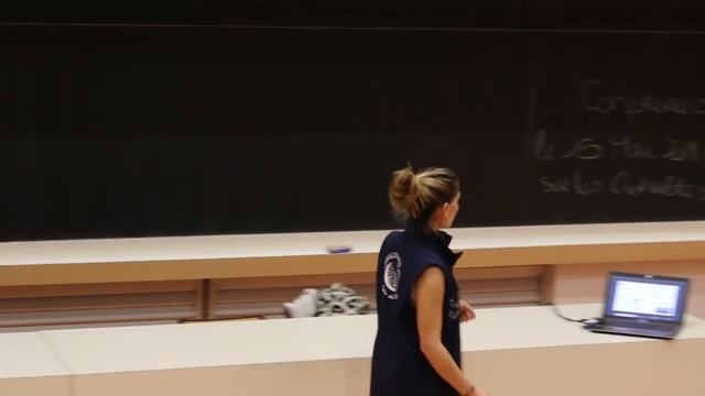 Les Requins, au-delà du mythe, une conférence de Marie Abel, LONGITUDE 181 смотреть онлайн