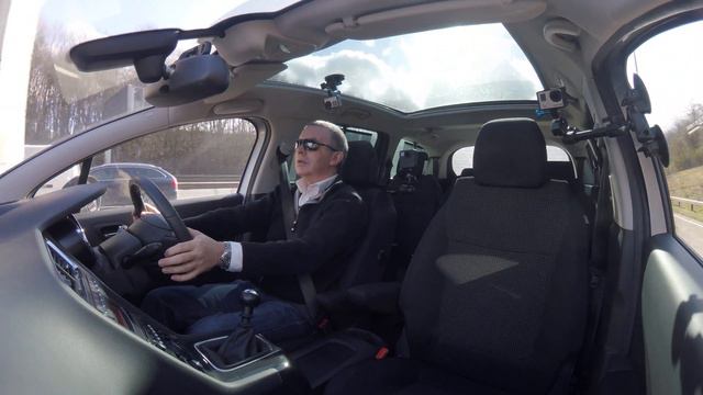 Review And Virtual Video Test Drive In Our 2011 Peugeot 5008 1 6 HDi FAP Exclusive 5dr YE11JXJ