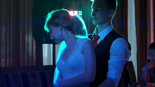 Шикарный первый свадебный танец (свадьба Саратов) смотреть онлайн