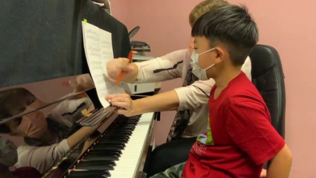 Piano Lesson in progress. Jerry (6). Tchaikovsky. Old French Song. Irina Gorin смотреть онлайн