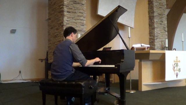 Fredric Zimmerman improvises on the piano смотреть онлайн