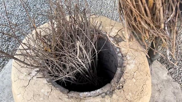 GRANDMA COOKING TANDOORI BREAD! RELAXING RURAL VILLAGE LIFE смотреть онлайн