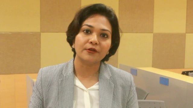 Dr Rituparna Basu talking about Customer Relationship Management (CRM) course смотреть онлайн