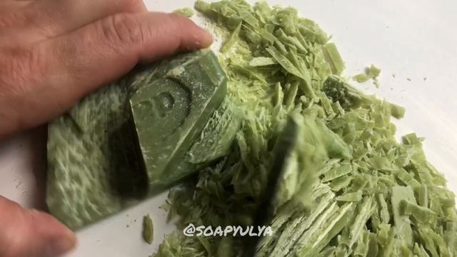 ASMR cutting dry soap on the table смотреть онлайн