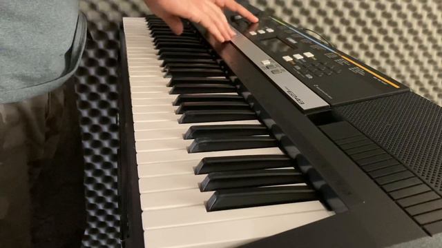 Yamaha PSR E243 смотреть онлайн