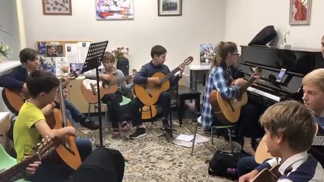 Светлана Кочеткова- репетиция с детским ансамблем гитаристов. Москва смотреть онлайн
