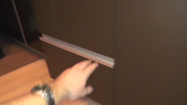 Кухня в летний домик. Столешница в алюминиевом профиле. смотреть онлайн