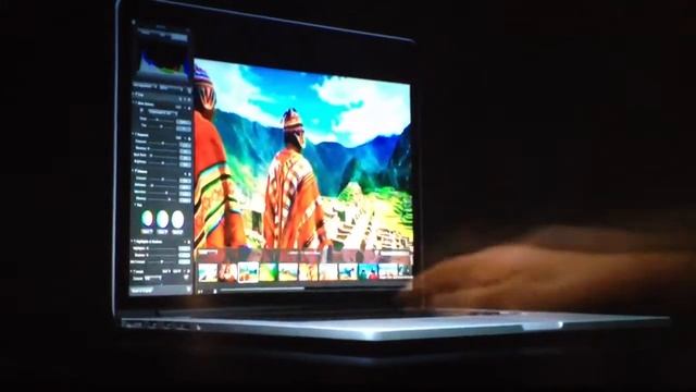 Apple MacBook Pro Retina Display (First Commercial) смотреть онлайн