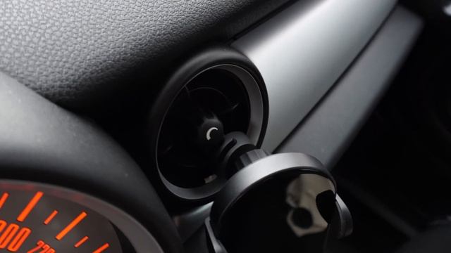 Xiaomi Mi 20W Wireless Car Charger and Mount — Smart Car Tech смотреть онлайн