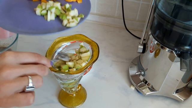 Фруктовый десерт с бананово-маковым соусом. Yes Plus школа сыроедения смотреть онлайн