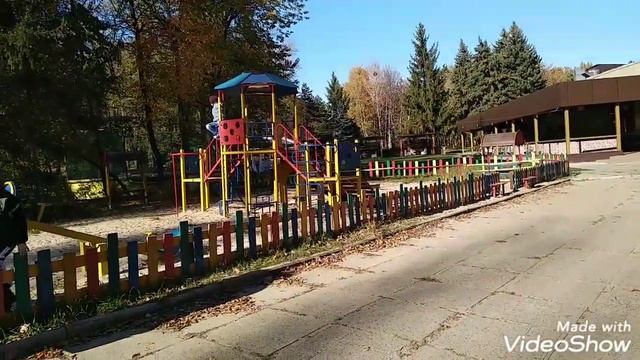 Сквер 🌳. Белка 🐿️. Качели смотреть онлайн