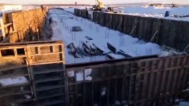 Это . город Севск строют от мироторг коровники , есть там фирма новострой оно кидает людей директо смотреть онлайн