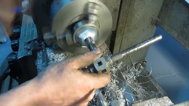 Непростая гайка на токарном станке смотреть онлайн