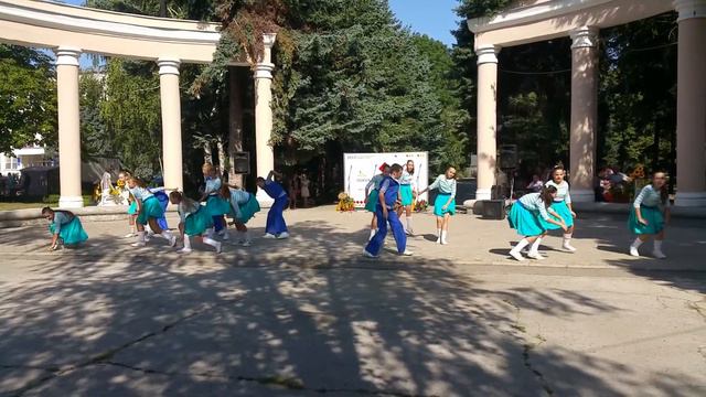 Ритмик Данс - Обними меня ветер смотреть онлайн