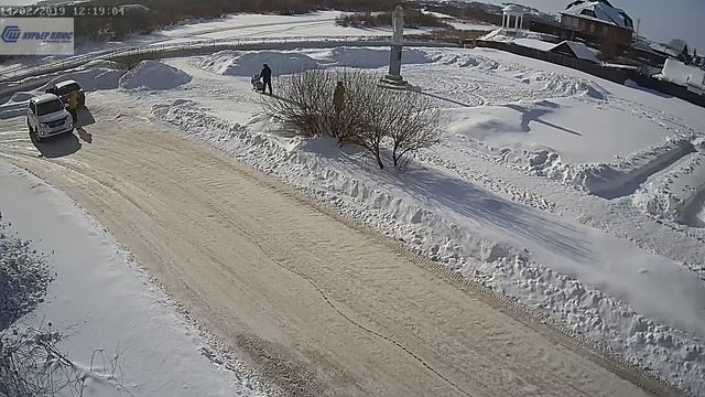 Авария 14.02.2019 на набережной р. Исеть, Шадринск смотреть онлайн