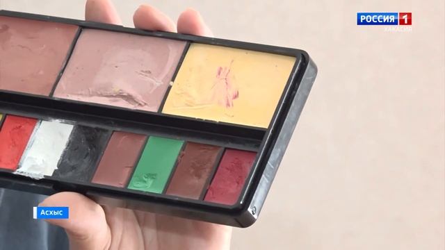 Мастер-классы по гриму, сценической речи и хореографии дали артисты драмтеатра в Аскизском ДК смотреть онлайн