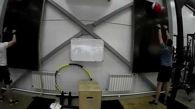 На ТРЕНИ по кроссфиту - ТЫ! ГЛАВНЫЙ экспонат.. смотреть онлайн