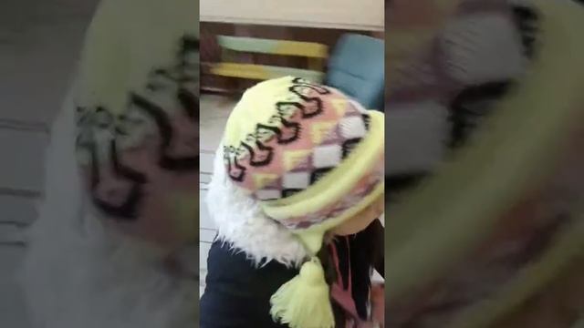 Я нашла свой сандалик под потолком??? ?? смотреть онлайн