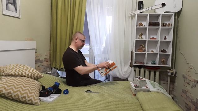 Распаковка аккумуляторного инструмента Dexter. Дрель шуруповёрт ударная. 60 НМ. смотреть онлайн