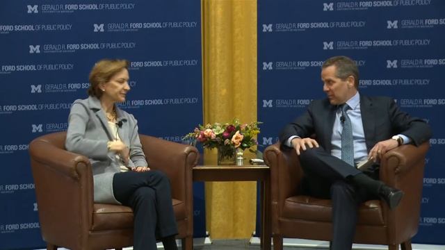 Anne Applebaum: Democracy in Crisis: The twilight of democracy смотреть онлайн