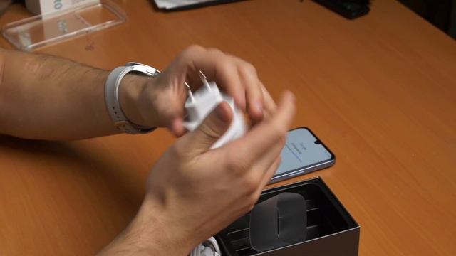 Nedokážu popsat, jak mě tenhle telefon příjemně překvapil смотреть онлайн