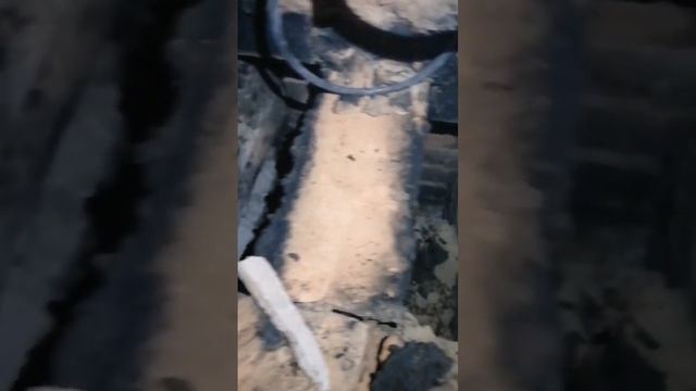 Старая печь, прогорел кирпич. смотреть онлайн