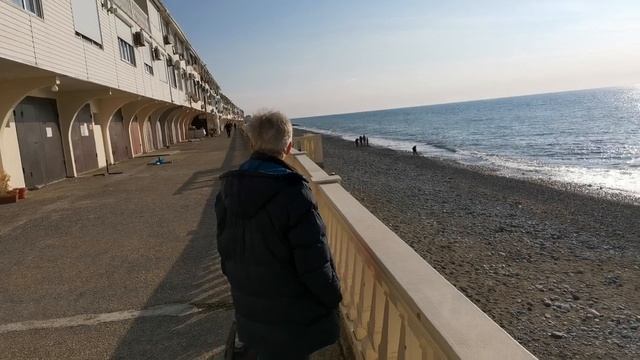 Сочи. Поселок Лоо. Набережная обваливается в море. +16°C. 08.01.2022г.© смотреть онлайн