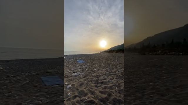 Пустые ПЛЯЖИ Абхазии. #Shorts смотреть онлайн