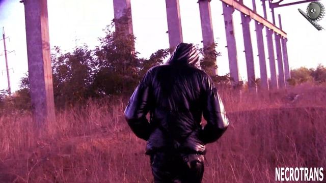 МАСКА ПРОТИВОГАЗА ГП-18 С ЧЕРНОЙ ТОНИРОВКОЙ ПАНОРАМНОГО ВИЗОРА; ЧЕРНЫЙ БЛЕСТЯЩИЙ ПУХОВИК С КАПЮШОНО смотреть онлайн