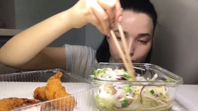 Хрустящие креветки ? и обжигающий ФоБо суп ? #asmr #muкbang #асмр