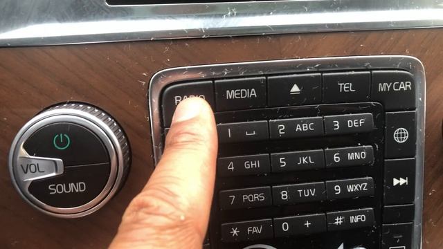 VOLVO XC60 XC70 XC90 - RADIO - HOW TO TURN ON