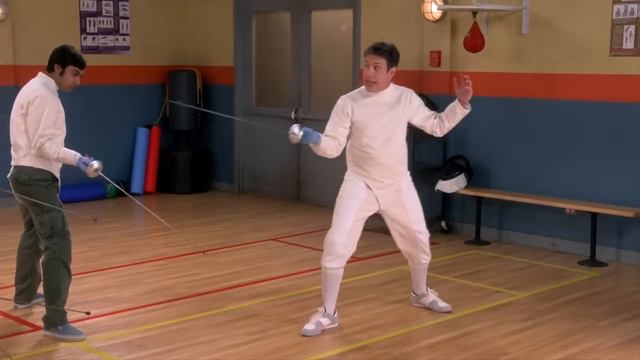 Sheldon, Leonard, Howard Y Raj Practican ESGRIMA | The Big Bang Theory (Español Latino)
