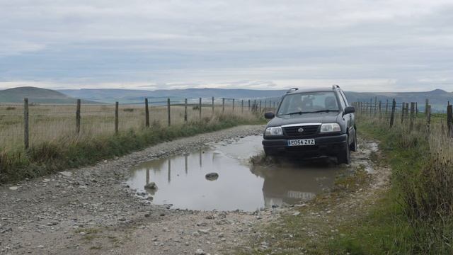 Solo Off Roading in The Peak District | A Peaceful Suzuki Grand Vitara Adventure смотреть онлайн