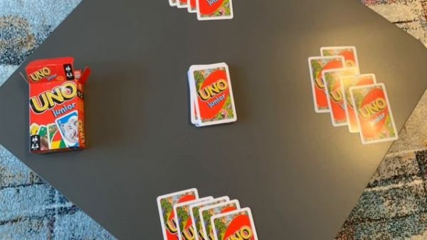 Играем в UNO junior. Видео-инструкция к игре /версия 3+/УРОВЕНЬ 1