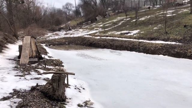 Укрепление берега шифером. Как работает капитальная дамба и слив в оттепель. Как шифер держит берег смотреть онлайн