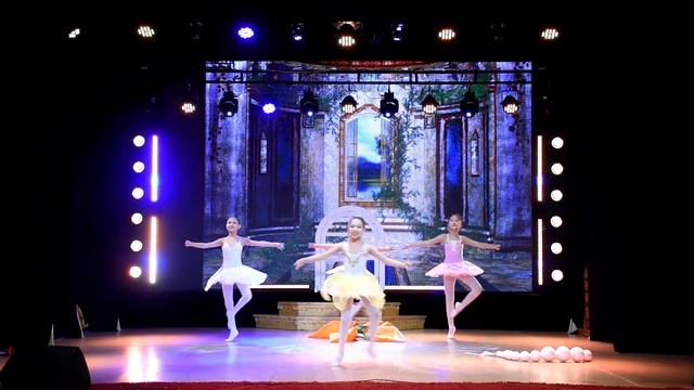 Появление Дюймовочки