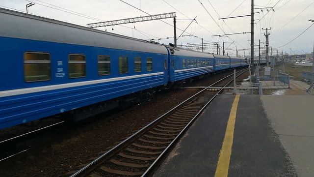 Тепловоз ТЭП70-0240 с поездом №52 Брест - Санкт-Петербург