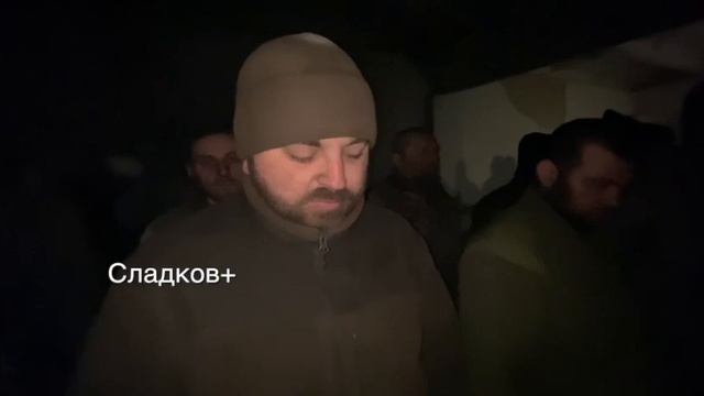 Морпехи Украины, пытавшиеся с боем прорваться из окружения из Мариуполя, попали в плен. Сладков. смотреть онлайн