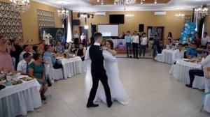 Трогательный свадебный танец