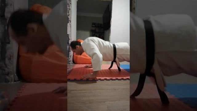 Полуторные отжимания и игра часики смотреть онлайн