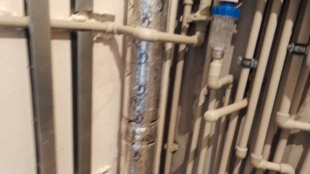 Спаял трубы, проверка и подача воды смотреть онлайн