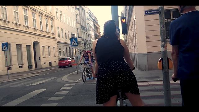 На велосипеде по Европе. В Австрии всё для людей. Катаюсь по Вене на велосипеде. | Ep.48 | смотреть онлайн