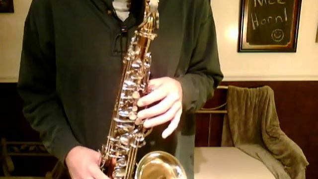 Armstrong Alto Sax.wmv смотреть онлайн