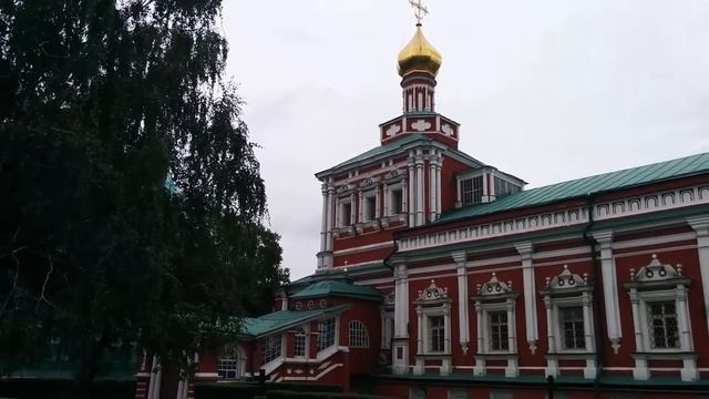 Храм Успения Пресвятой Богородицы в Новодевичьем монастыре. 30.08.17. смотреть онлайн