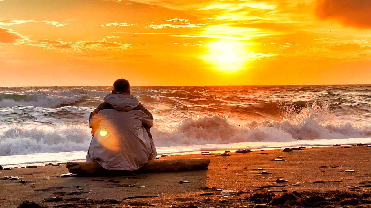 КРЫМ - зачем вообще сюда ехать. ШТОРМ в Новом Свет чуть не СМЫЛ человека в МОРЕ. ЛУЧШЕЕ МЕСТО КРЫМА. смотреть онлайн